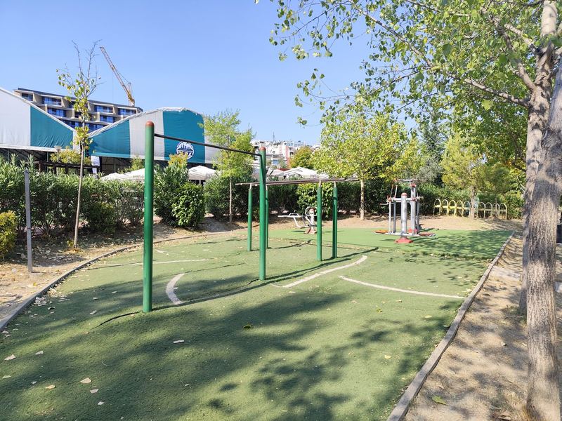 Parku i Madh — Liqeni