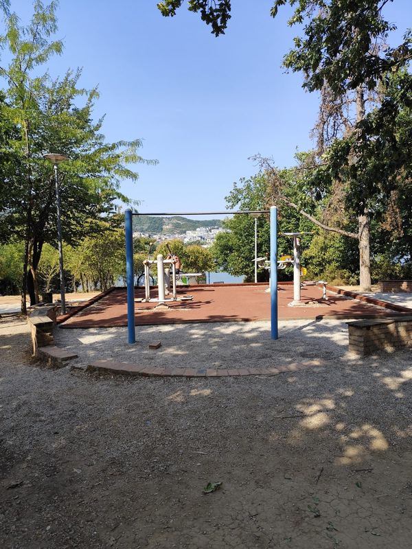 Parku i Madh — Fusha e Kuqe, Tiranë — foto 2