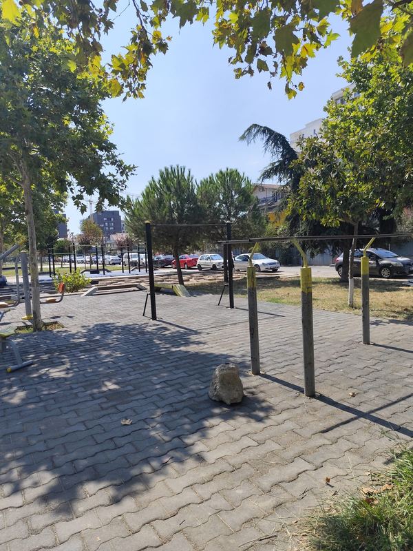 Ish Fusha e Aviacionit, Tiranë — foto 2